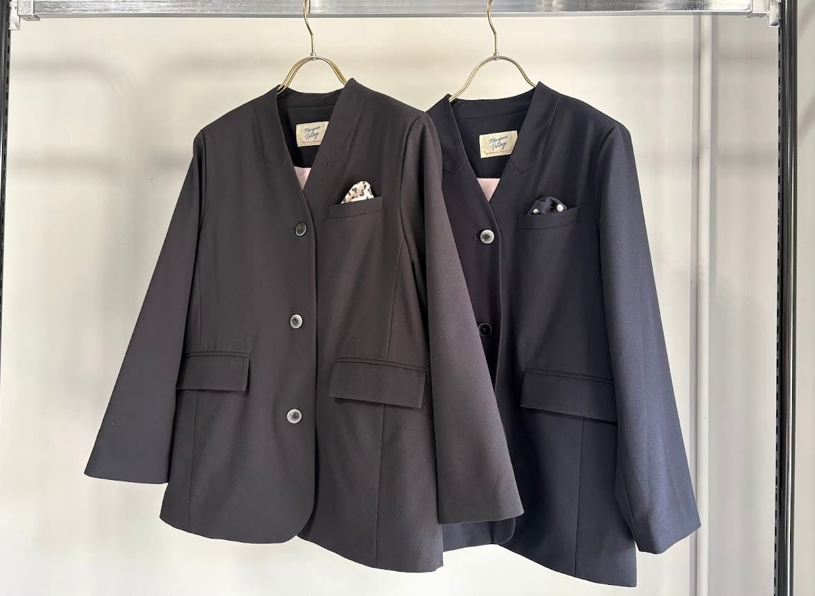 【週末値下げ】MARGAUX VINTAGE ショルダーパッドダブルブレストJK ☆New☆【MARGAUX VINTAGE】ショルダーパッドノーカラージャケット（М