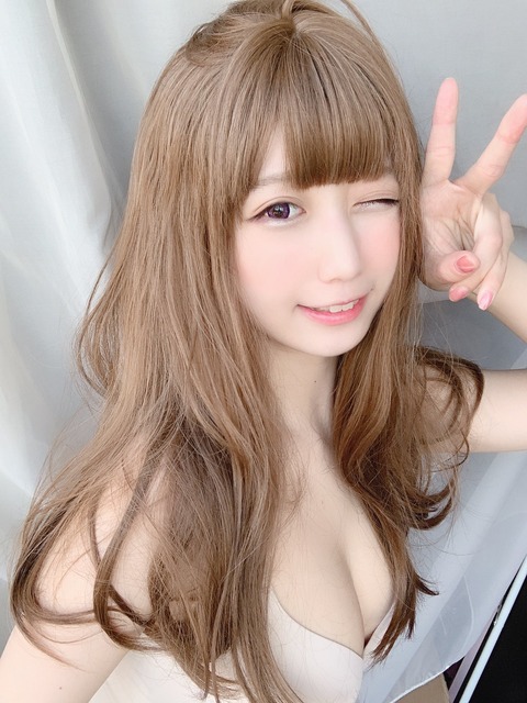 D7P3uTkUYAEx-x4