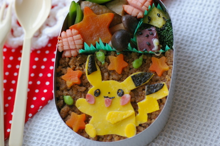 ポケモンキャラ弁：ピカチュウ弁当