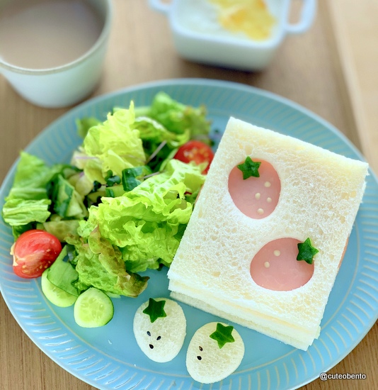 かんたん かわいい いちごのサンドイッチ きょうのおべんとう Powered By ライブドアブログ