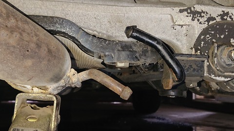 Tailpipe hanger : CUTS' garage