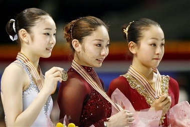 激安の フィギュアスケート 06銀盤37荒川静香浅田真央キムヨナ安藤美姫トリノ五輪 趣味 スポーツ Parmishouse Com Parmishouse Com