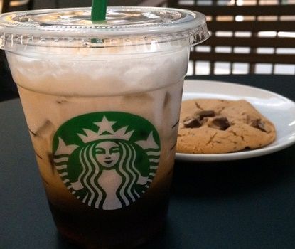 スタバコールドブリューコーヒーヘーゼルナッツ