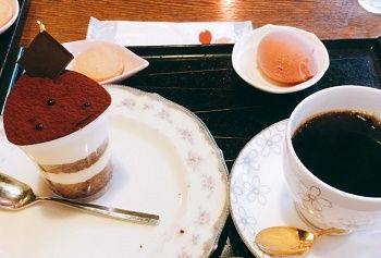 桜珈琲ティラミスケーキセット