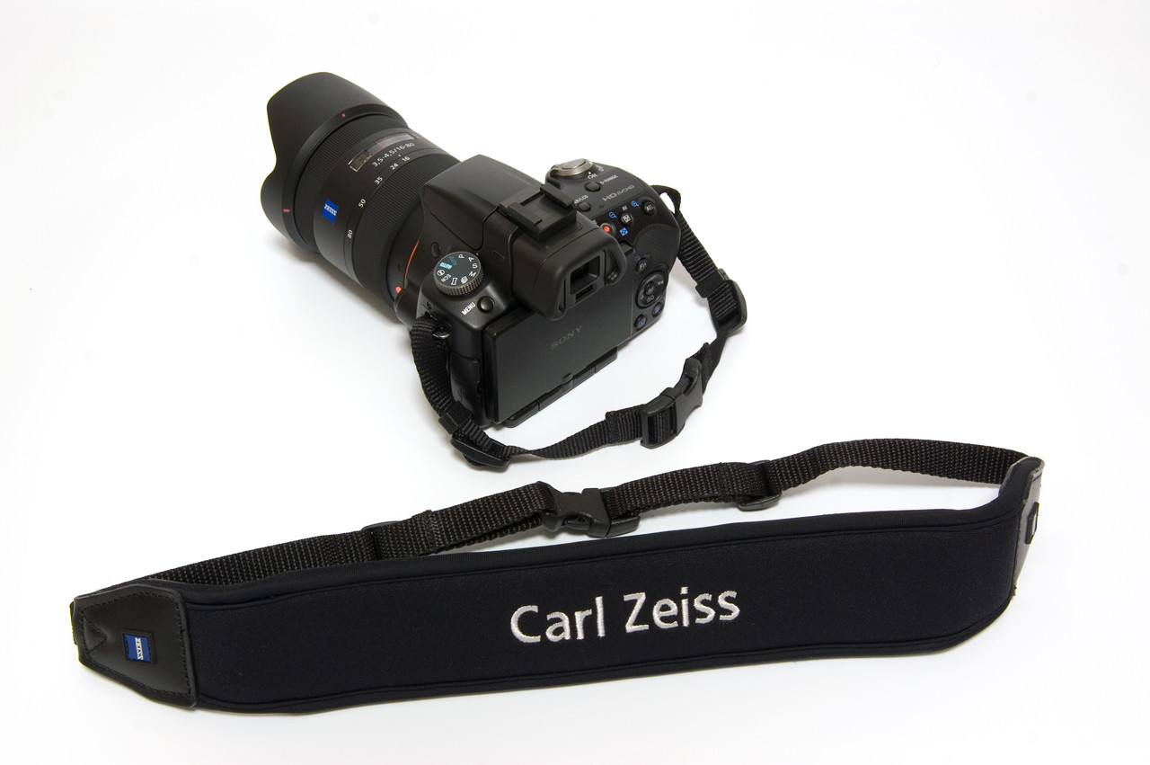 どうせならストラップもカールツァイスにしよう プラスaなカメラ生活
