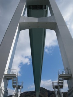 豊島大橋を下から 豊島大橋を下から