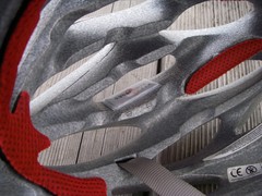 ヘルメット守り