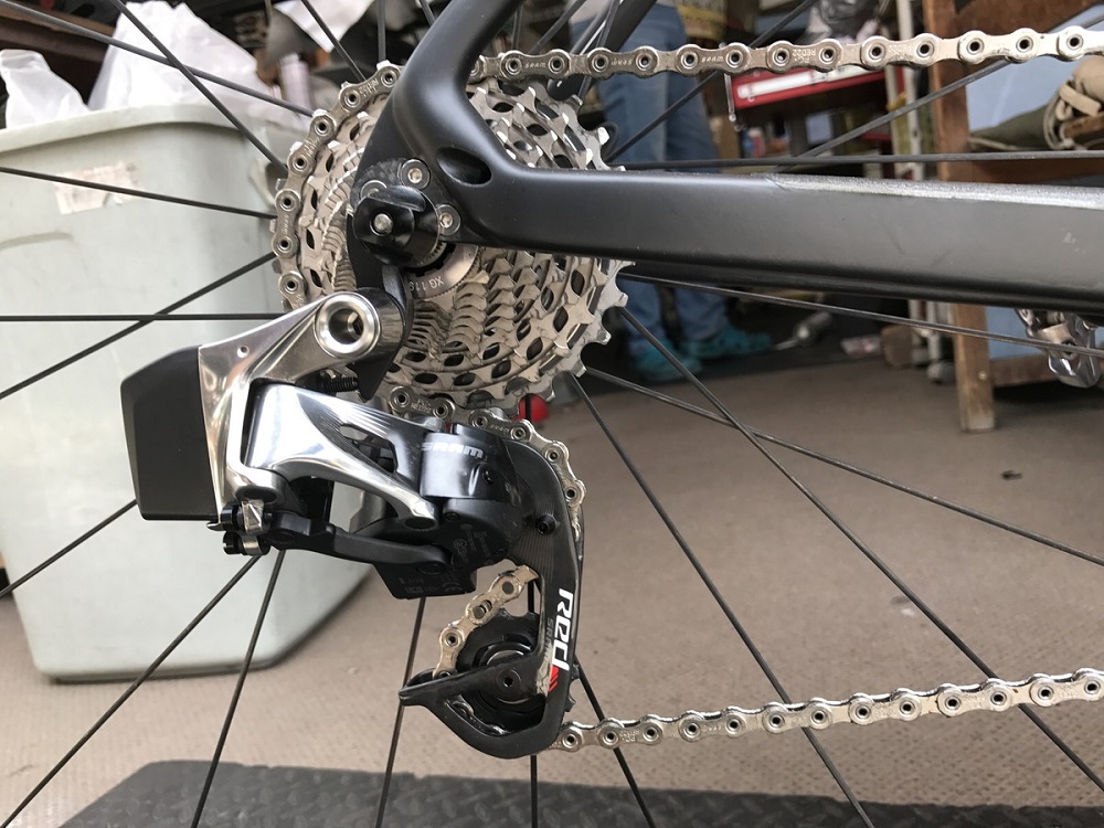 性能は?特長は?初代との違いは?12-Speed SRAM RED eTAP AXS 性能は?特長は?初代との違いは?12-Speed SRAM RED eTAP AXS