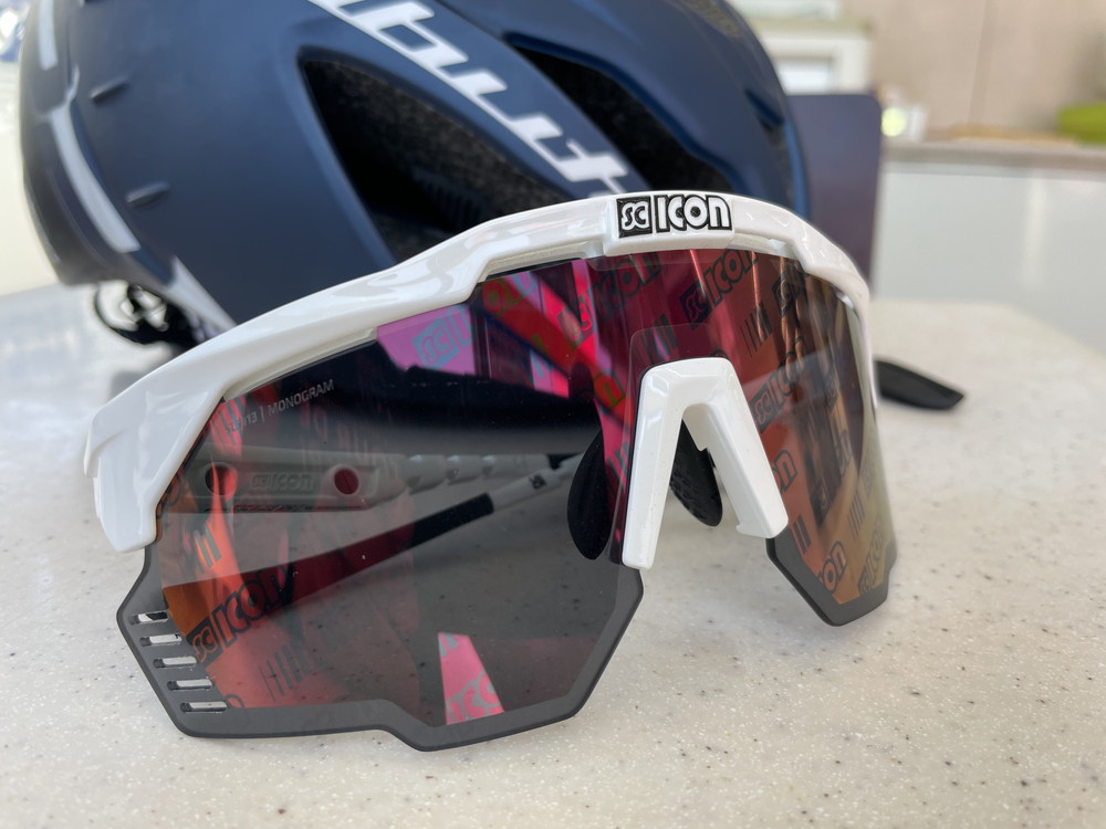 SCICON(シーコン)のアイウェア「AEROSHADE KUNKEN」を買いまし SCICON(シーコン)のアイウェア「AEROSHADE KUNKEN」を買いまし