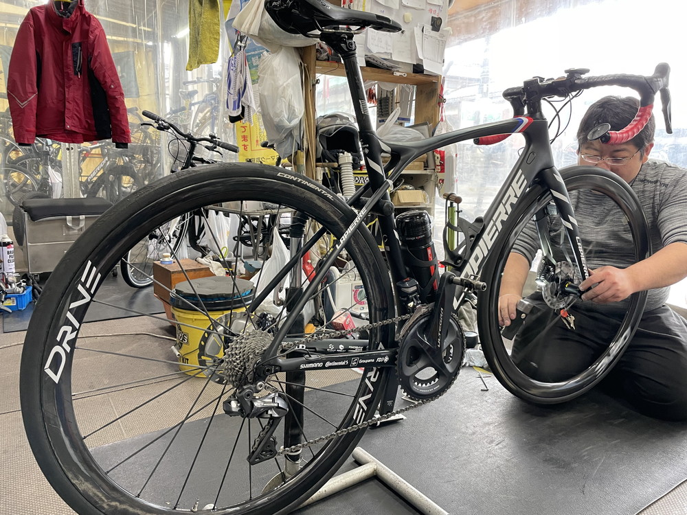 Elitewheelsの「Drive 40D」をXELIUS SL ULTIMATE Disc に装着し Elitewheelsの「Drive 40D」をXELIUS SL ULTIMATE Disc に装着し