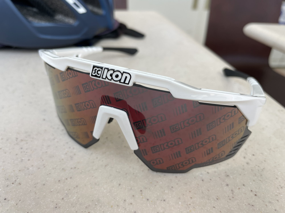 SCICON(シーコン)のアイウェア「AEROSHADE KUNKEN」レビュー SCICON(シーコン)のアイウェア「AEROSHADE KUNKEN」レビュー