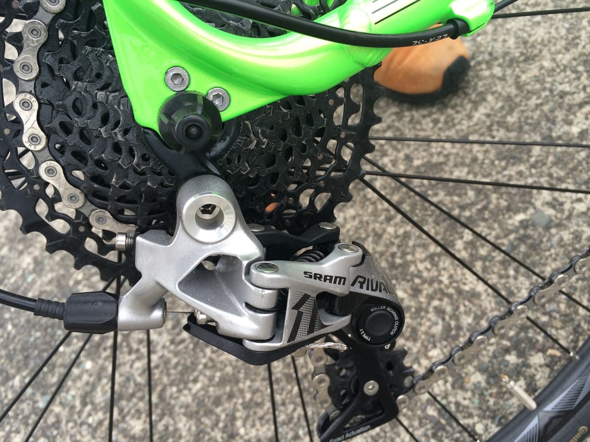 スラム(SRAM)のコンポーネントのセット価格は国内外で スラム(SRAM)のコンポーネントのセット価格は国内外で