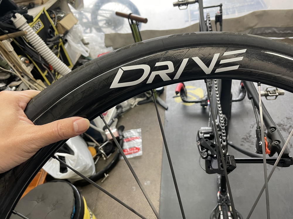 Elitewheelsの「Drive 40D」をXELIUS SL ULTIMATE Disc に装着し Elitewheelsの「Drive 40D」をXELIUS SL ULTIMATE Disc に装着し