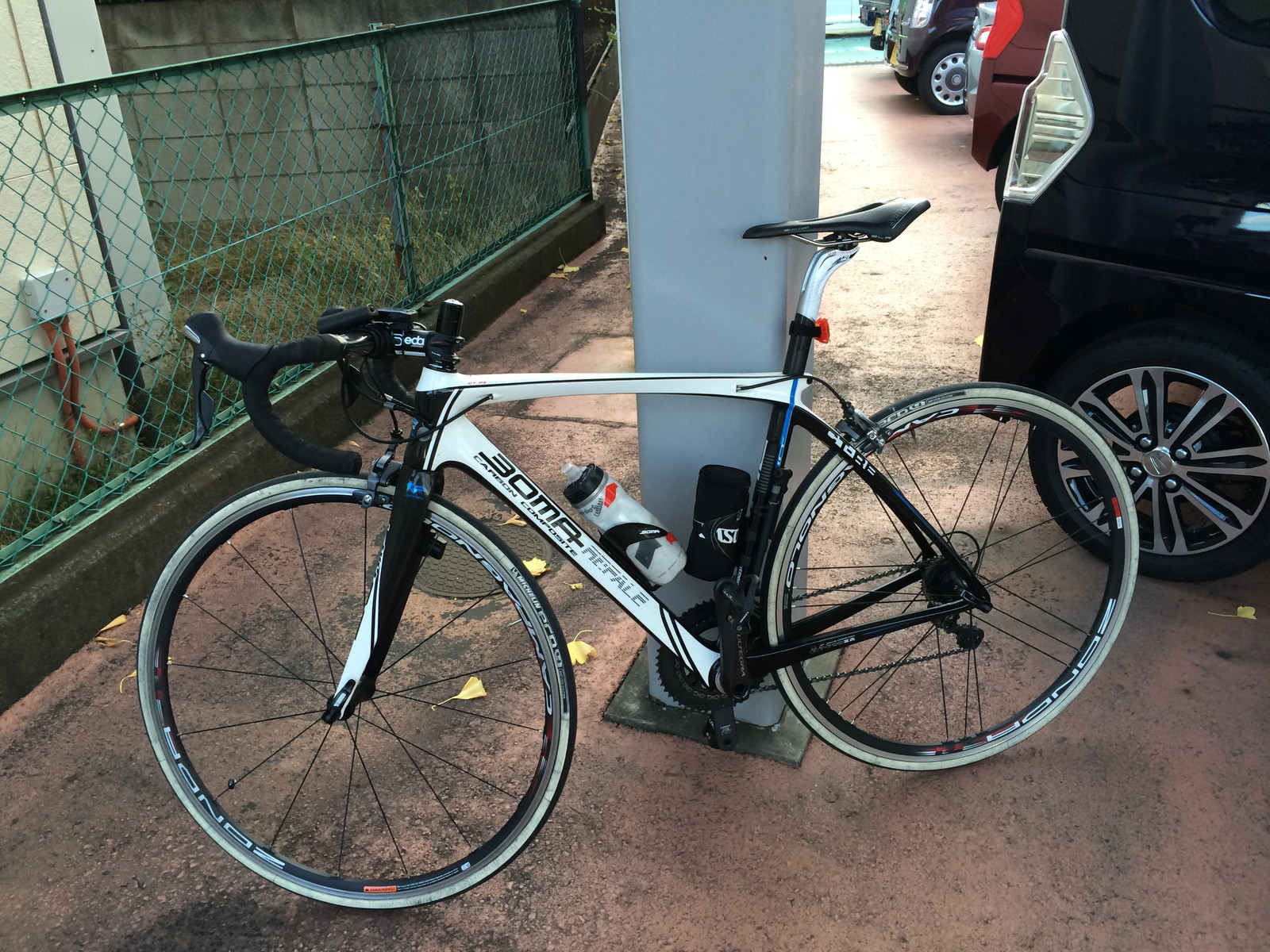 ダイハツのwake ウェイク にロードバイクが積めるのか 実際にディーラーで試させてもらったよ サイクルガジェット ロードバイクが100倍楽しくなるブログ Powered By ライブドアブログ ダイハツのwake ウェイク にロードバイクが積めるのか 実際にディーラーで試させてもらったよ サイクルガジェット ロードバイクが100倍楽しくなるブログ Powered By ライブドアブログ