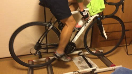 マネるな危険 交通事故動画を見ながら三本ローラーを回したら 落車してしまった サイクルガジェット ロードバイクが100倍楽しくなるブログ Powered By ライブドアブログ