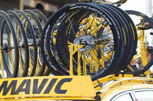 Disc_brakes_mavic_neutral_roubaix_2