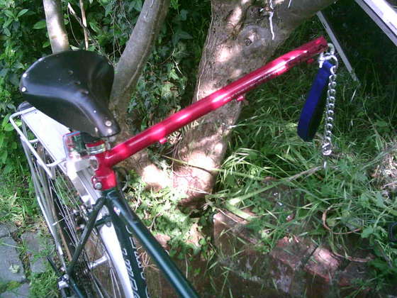 ���λ����