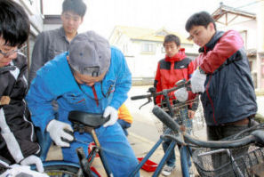 自転車を整備し被災地へ