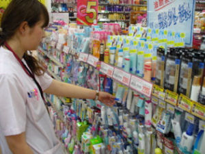 ŹƬ�ˤ�¿��¿�ͤ����Ƥ��ߤ᤬�¤�