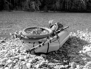 Fatbikerafting the Arctic