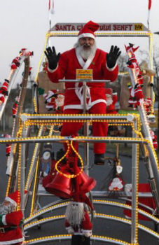 Didi Senft, www.odditycentral.com