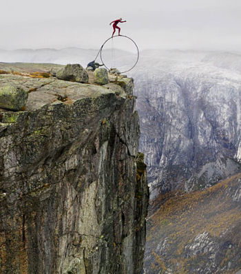 常人には不可能