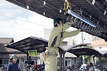 取替え中