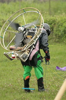 �⡼�����ѥ饰�饤����, Photo by Tommy Wong,licensed under the Creative Commons Attribution ShareAlike 3.0 Unported.