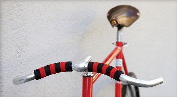 GripRings: A bicycle grip made of individual silicone rings.