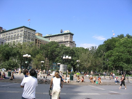 ����ǵ٤�����