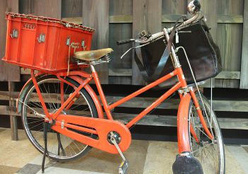 郵便屋さんの自転車