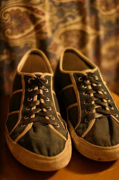 Go Slip-On with Bike Tube Shoelaces, craftzine.com