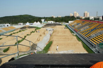 BMX会場も着々と