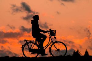 �����٥�