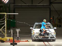 New airbag protects vulnerable road users, www.tno.nl