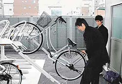 ���ʤ˺ܤ���