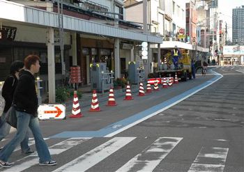 車道に自転車レーン