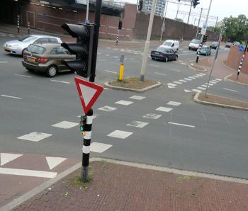 Dutch Intersection Design with Cycle Tracks, NL-2011-TranspoWiki