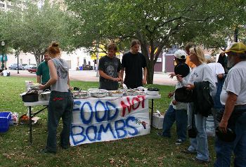 Food_not_bombs,licensed under the Creative Commons Attribution ShareAlike 3.0 Unported.