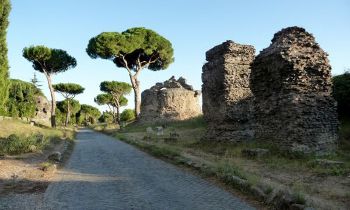 Bicycle rides on Via Appia Antica, guidepal.com