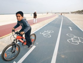 Dubai to build cycling and pedestrian tracks