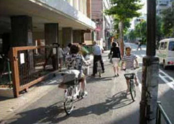 歩行者が安心して歩けない