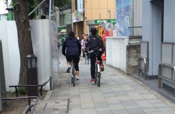 歩道走行