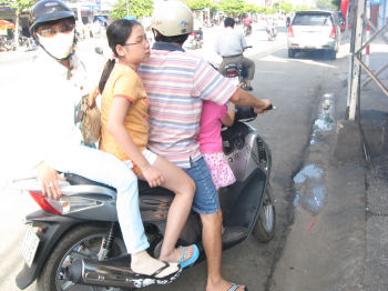 4�;�����������