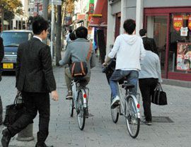車道は怖い