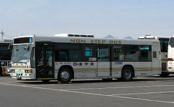 ノンステップバス(日本中央バス)、Photo by Tokyodesert,licensed under the Creative Commons Attribution ShareAlike 3.0 Unported.