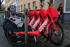 �����С�