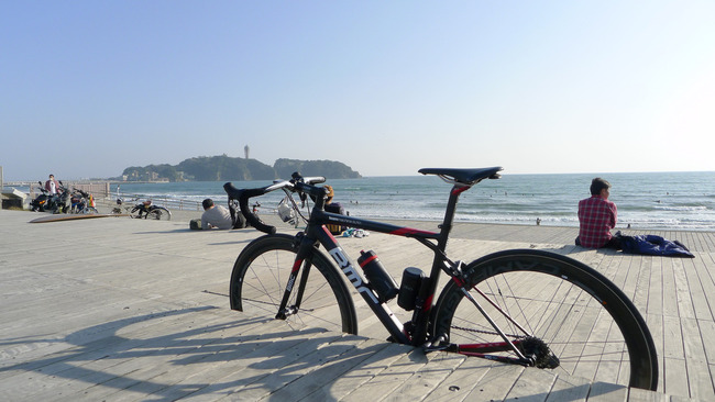 片瀬海岸ウッドデッキ