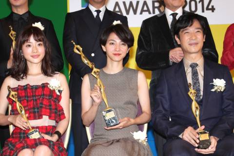 【画像あり】石原さとみの純白パンチラキタ━━━━━━━(゚∀゚)━━━━━━━!!!