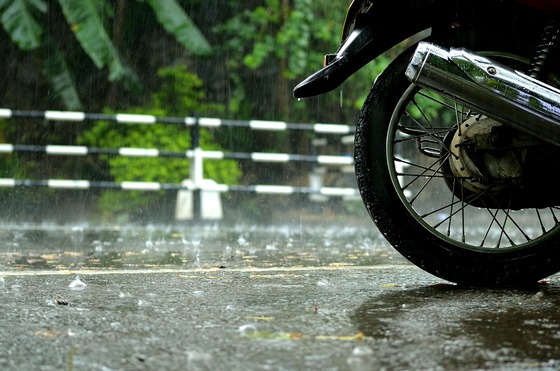 雨の日もバイクに乗ってるんだけどさ